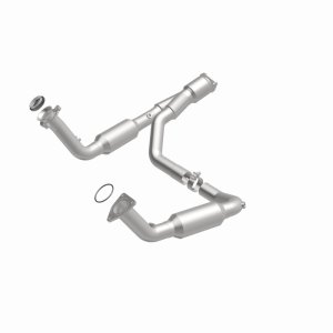 GMC Envoy Catalytic Converter - Rear - Magnaflow - California Grade CARB Compliant Direct-Fit - 2007