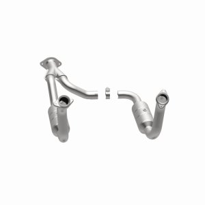Ford F-250 Super Duty Catalytic Converter - Magnaflow - California Grade CARB Compliant Direct-Fit - `08-`10