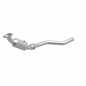 Chrysler 300 Catalytic Converter - Magnaflow - California Grade CARB Compliant Direct-Fit - 2006