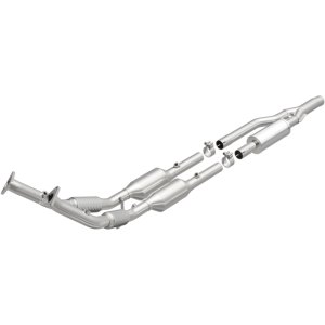 Volkswagen R32 Catalytic Converter - Magnaflow - Direct Fit California Grade - 2008 Volkswagen R32 Catalytic Converter - Magnaflow - Direct Fit California Grade - 2008