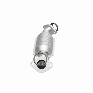 Cadillac CTS Catalytic Converter - Magnaflow - California Grade CARB Compliant Direct-Fit - `04-`09