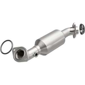 Cadillac CTS Catalytic Converter - Magnaflow - California Grade CARB Compliant Direct-Fit - `04-`09