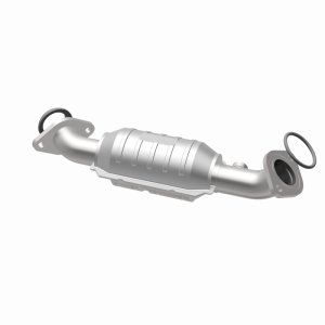 Cadillac CTS Catalytic Converter - Magnaflow - California Grade CARB Compliant Direct-Fit - `04-`09