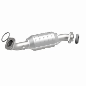 Cadillac CTS Catalytic Converter - Magnaflow - California Grade CARB Compliant Direct-Fit - `04-`09