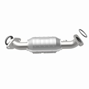 Cadillac CTS Catalytic Converter - Magnaflow - California Grade CARB Compliant Direct-Fit - `04-`09