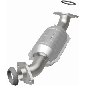 Cadillac CTS Catalytic Converter - Magnaflow - California Grade CARB Compliant Direct-Fit - `04-`09