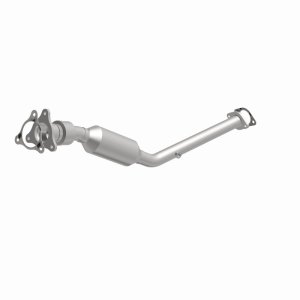 Chevrolet Cobalt Catalytic Converter - Magnaflow - California Grade CARB Compliant Direct-Fit - `06-`07