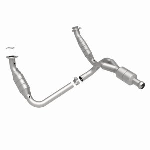 GMC Sierra 1500 Catalytic Converter - Magnaflow - California Direct-Fit - `09-`13