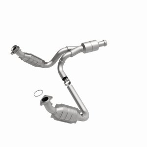 GMC Sierra 1500 Catalytic Converter - Magnaflow - California Direct-Fit - `09-`13