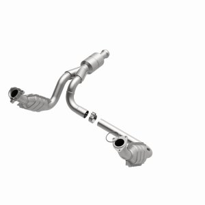 GMC Sierra 1500 Catalytic Converter - Magnaflow - California Direct-Fit - `09-`13