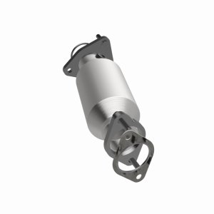 Nissan Pathfinder Catalytic Converter - Magnaflow - California Grade CARB Compliant, Direct-Fit - `05-`06