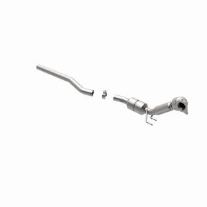Volkswagen Passat Catalytic Converter - Magnaflow - California Grade CARB Compliant Direct-Fit - 2008
