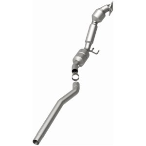 Volkswagen Passat Catalytic Converter - Magnaflow - California Grade CARB Compliant Direct-Fit - 2008