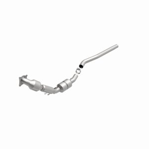 Volkswagen Passat Catalytic Converter - Magnaflow - California Grade CARB Compliant Direct-Fit - 2008