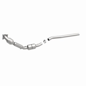 Volkswagen Passat Catalytic Converter - Magnaflow - California Grade CARB Compliant Direct-Fit - 2008