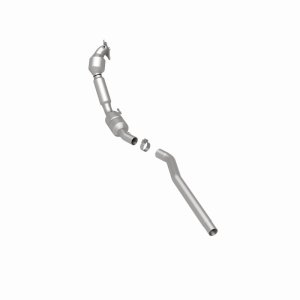 Volkswagen Passat Catalytic Converter - Magnaflow - California Grade CARB Compliant Direct-Fit - 2008