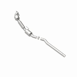 Volkswagen Passat Catalytic Converter - Magnaflow - California Grade CARB Compliant Direct-Fit - 2010