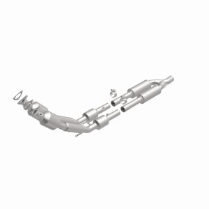 Volkswagen Passat Catalytic Converter - Magnaflow - Direct Fit - 2006
