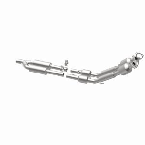 Volkswagen Passat Catalytic Converter - Magnaflow - Direct Fit - 2006
