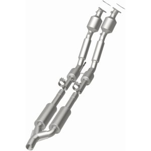 Volkswagen Passat Catalytic Converter - Magnaflow - Direct Fit - 2006