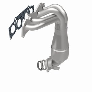 Pontiac Vibe Catalytic Converter - Magnaflow - California Grade CARB Compliant Direct-Fit - `09-`10