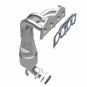 Pontiac Vibe Catalytic Converter - Magnaflow - California Grade CARB Compliant Direct-Fit - `09-`10