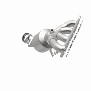 Nissan Sentra Catalytic Converter - Magnaflow - California Grade CARB Compliant Direct-Fit - `13-`17