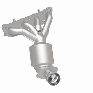 Nissan Sentra Catalytic Converter - Magnaflow - California Grade CARB Compliant Direct-Fit - `13-`17
