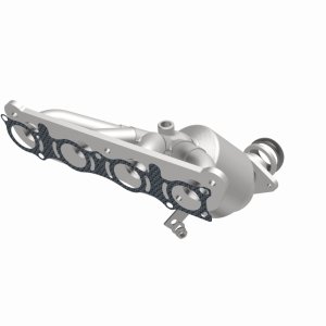 Nissan Sentra Catalytic Converter - Magnaflow - California Grade CARB Compliant Direct-Fit - `13-`17