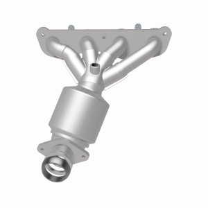 Nissan Sentra Catalytic Converter - Magnaflow - California Grade CARB Compliant Direct-Fit - `13-`17