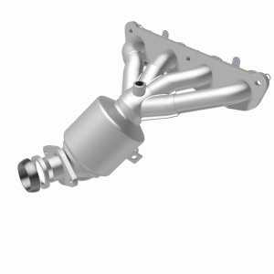 Nissan Sentra Catalytic Converter - Magnaflow - California Grade CARB Compliant Direct-Fit - `13-`17