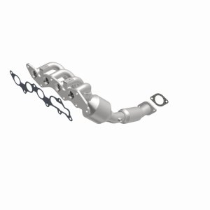 Ford Focus Catalytic Converter - Magnaflow - California Grade CARB Compliant Direct-Fit - `05-`07