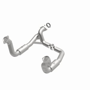 Ford F-250 Super Duty Catalytic Converter - Magnaflow - California Grade CARB Compliant - `11-`16