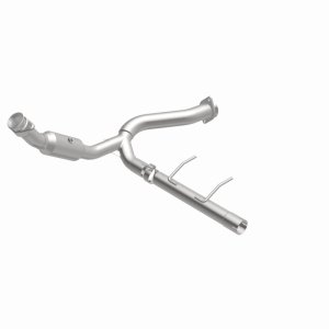 Ford Expedition Catalytic Converter - Magnaflow - California Grade CARB Compliant Direct-Fit - `07-`08