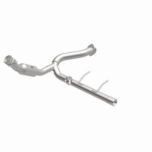 Ford Expedition Catalytic Converter - Magnaflow - California Grade CARB Compliant Direct-Fit - `07-`08