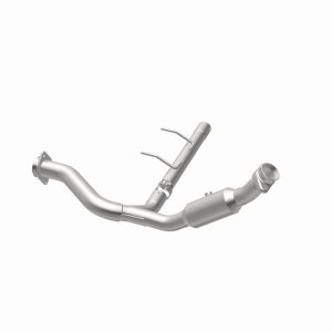 Ford Expedition Catalytic Converter - Magnaflow - California Grade CARB Compliant Direct-Fit - `07-`08