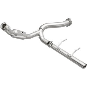 Ford Expedition Catalytic Converter - Magnaflow - California Grade CARB Compliant Direct-Fit - `07-`08