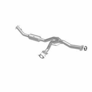 Mazda B3000 Catalytic Converter - Magnaflow - California Grade CARB Compliant Direct-Fit - 2007