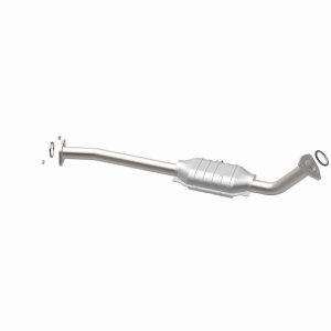Toyota Sequoia Catalytic Converter - Direct Fit - Magnaflow - California Grade CARB Compliant - `05-`07