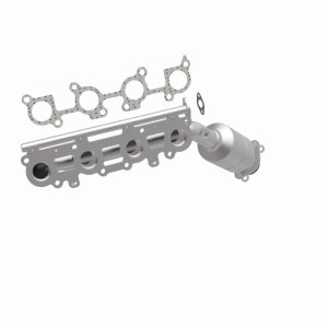 Toyota 4Runner Catalytic Converter - Magnaflow - California Grade CARB Compliant, Direct-Fit - `05-`09