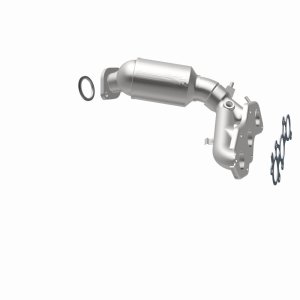 Toyota Sienna Catalytic Converter - Magnaflow - Direct Fit - 2011