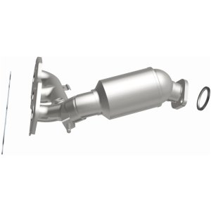 Toyota Sienna Catalytic Converter - Magnaflow - Direct Fit - 2011