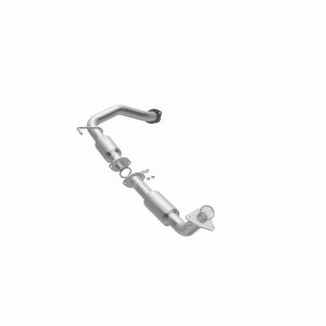 Toyota Sequoia Catalytic Converter - Magnaflow - CARB Compliant Direct-Fit - `08-`17