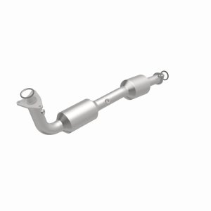 Toyota Sequoia Catalytic Converter - Magnaflow - California Grade CARB Compliant Direct-Fit - `08-`09