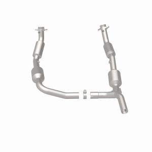 Ford E-150 Catalytic Converter - Magnaflow - California Grade CARB Compliant Direct-Fit - `07-`08
