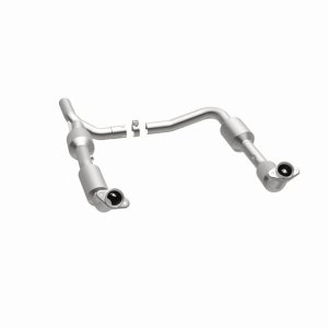 Ford E-150 Catalytic Converter - Magnaflow - California Grade CARB Compliant Direct-Fit - `07-`08
