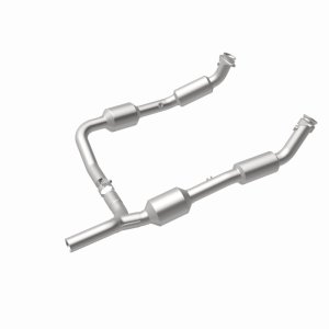 Ford E-250 Catalytic Converter - Magnaflow - California Grade CARB Compliant Direct-Fit - `07-`08