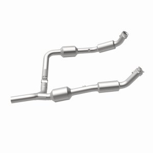 Ford E-250 Catalytic Converter - Magnaflow - California Grade CARB Compliant Direct-Fit - `07-`08