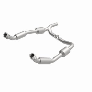 Ford E-250 Catalytic Converter - Magnaflow - California Grade CARB Compliant Direct-Fit - `07-`08