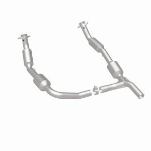 Ford E-250 Catalytic Converter - Magnaflow - California Grade CARB Compliant Direct-Fit - `07-`08